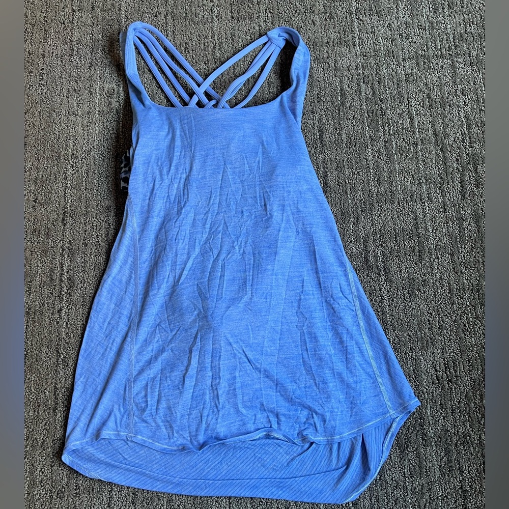 Lululemon tank with built in bra and open loose back.